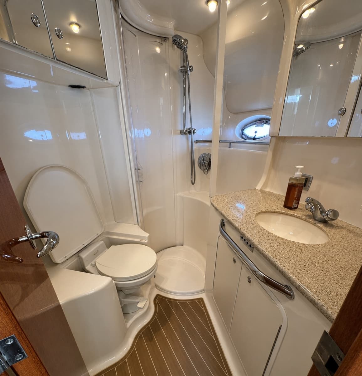 2003 Sea Ray 450 Express Bridge - Photo 18