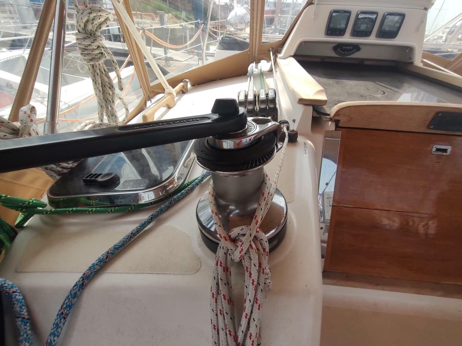 2004 Tartan 3700 - Photo 23