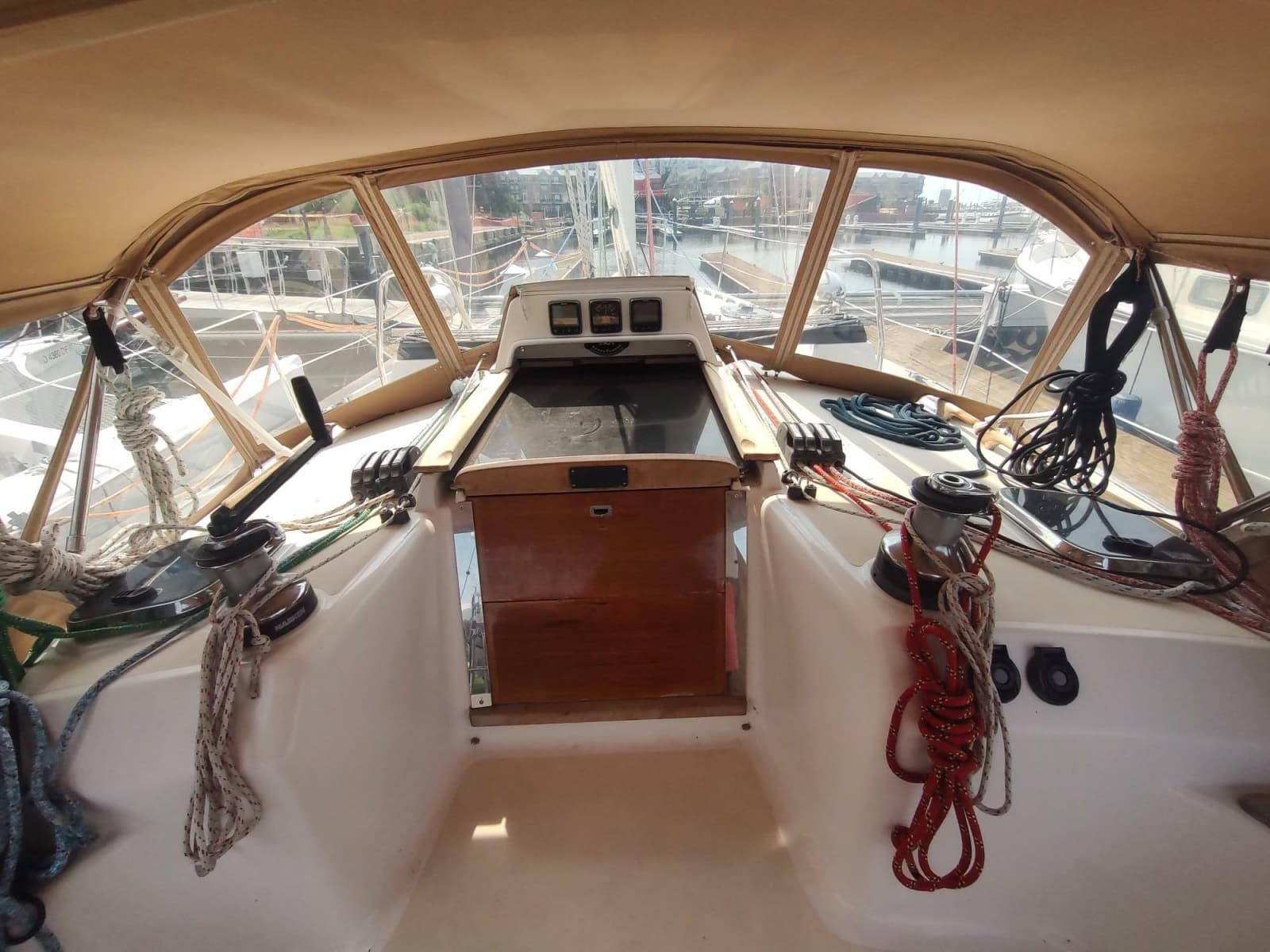 2004 Tartan 3700 - Photo 20