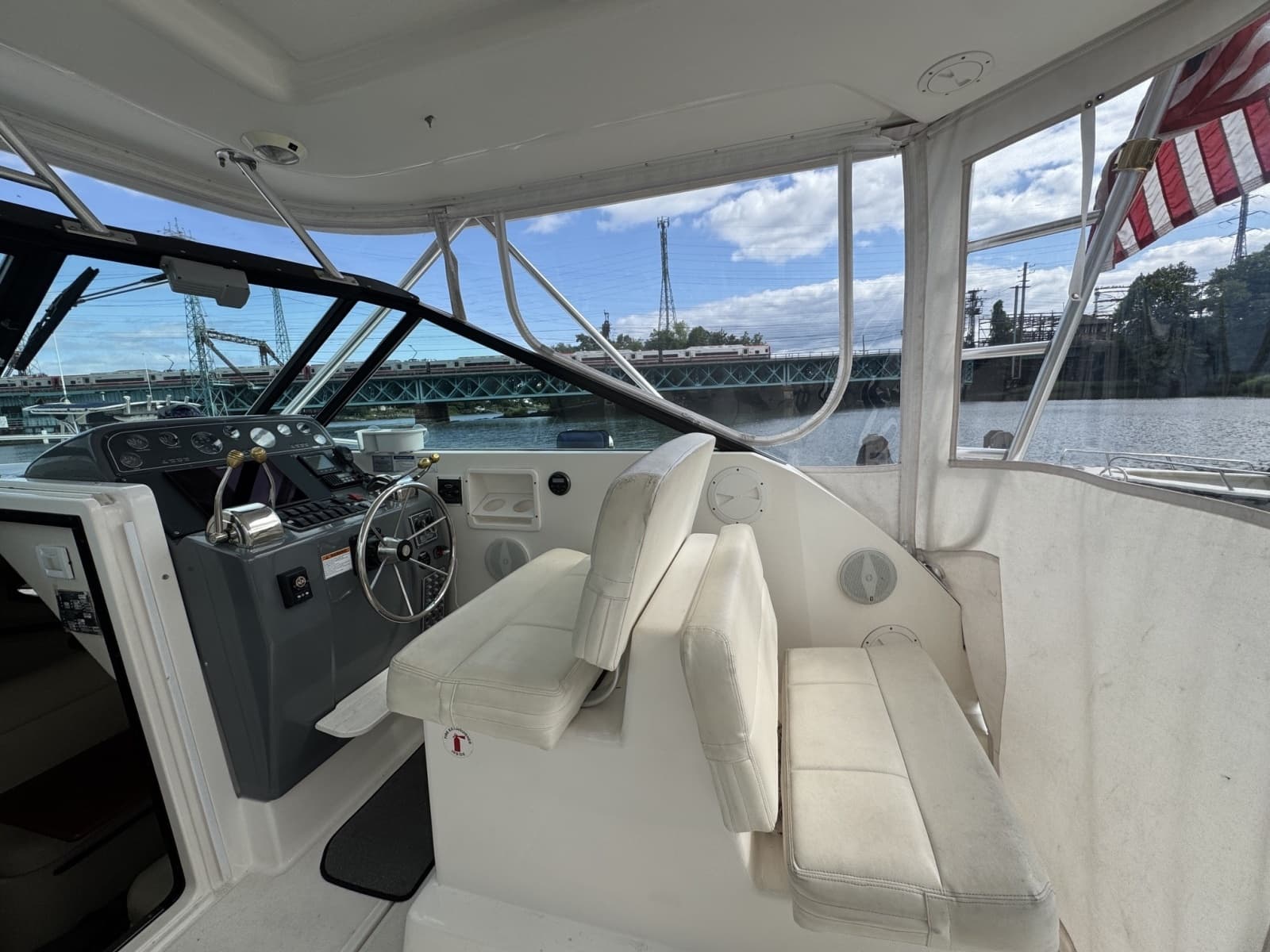 2005 Tiara Yachts 2900 Open - Photo 11
