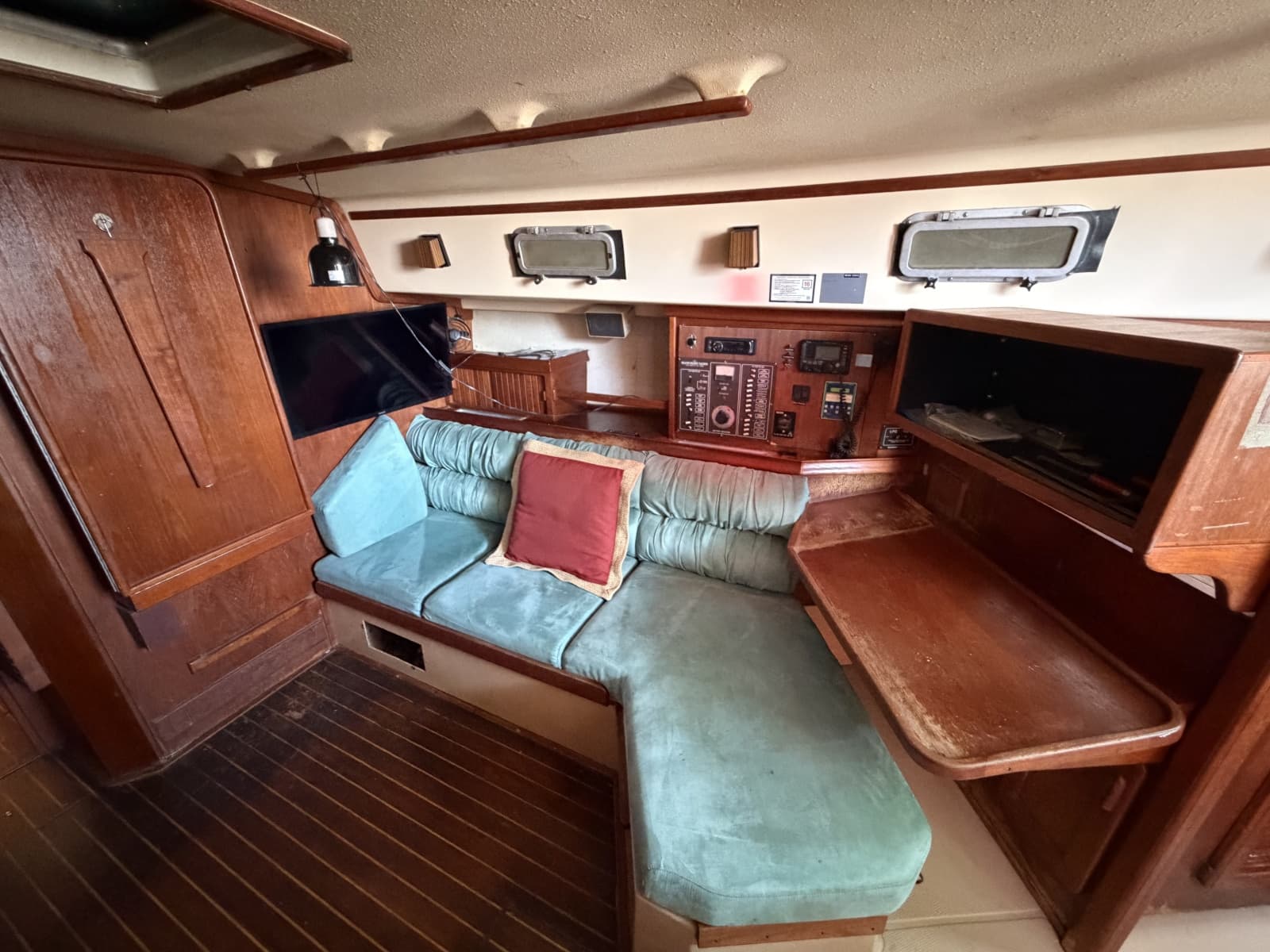 1986 Island Packet 38 - Photo 35