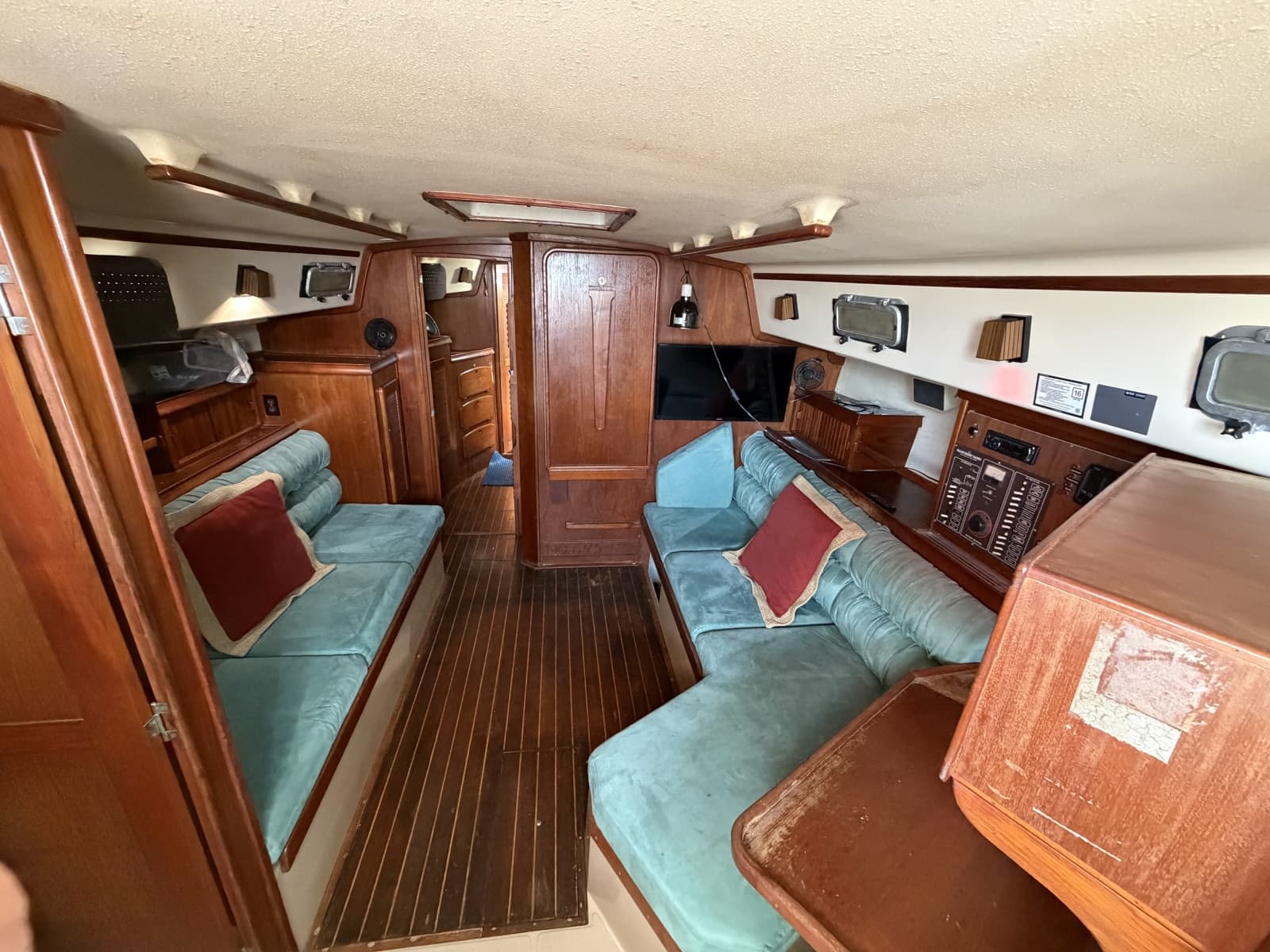 1986 Island Packet 38 - Photo 32