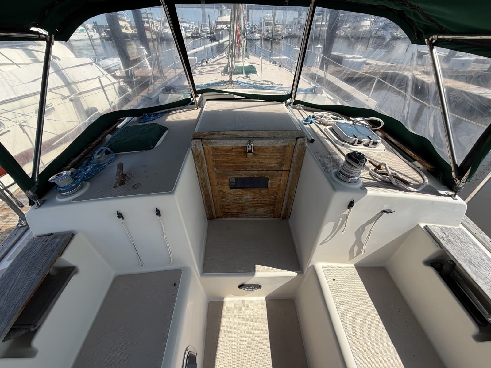 1986 Island Packet 38 - Photo 23