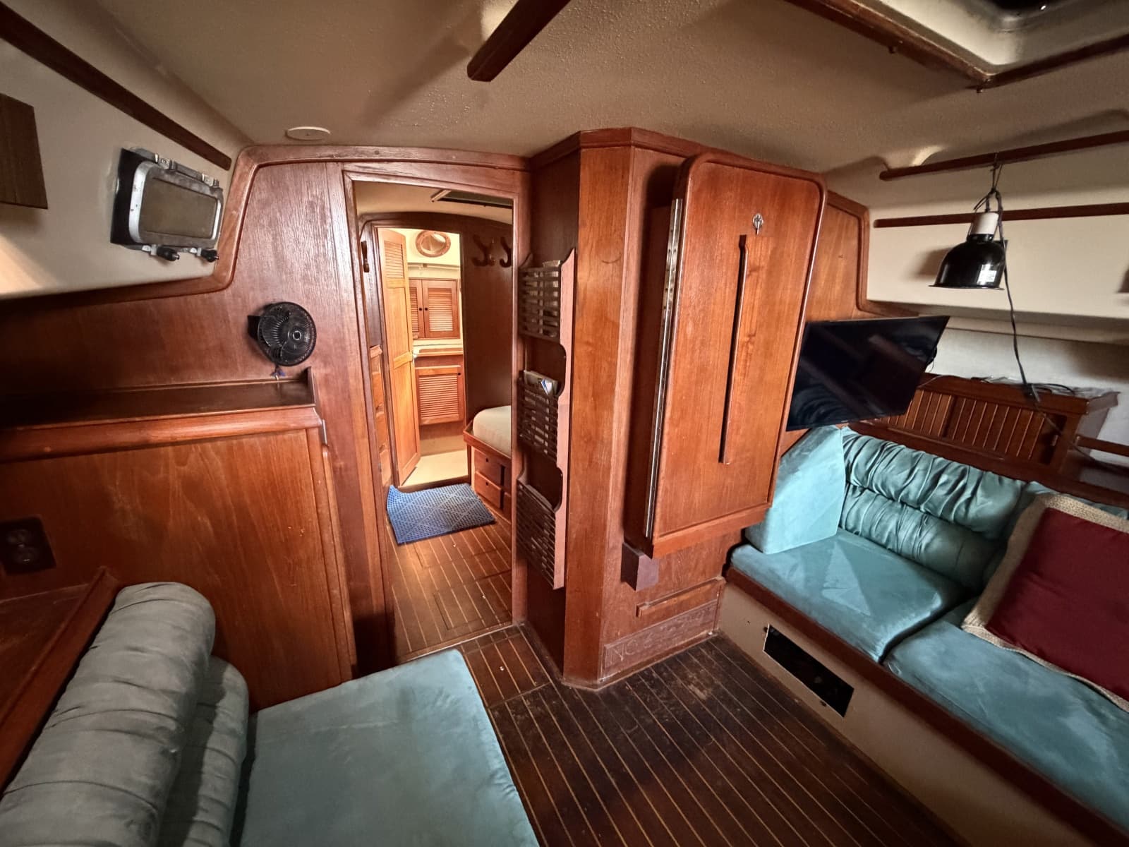 1986 Island Packet 38 - Photo 44