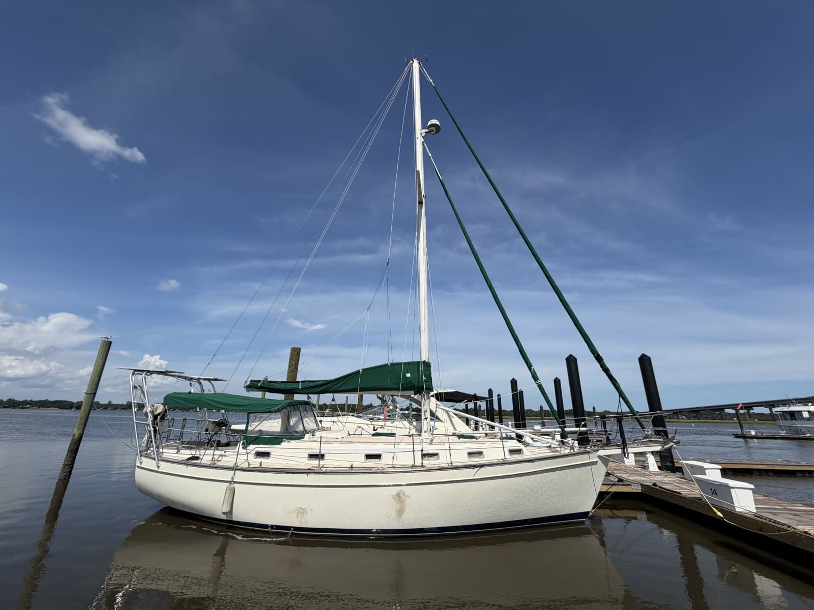 1986 Island Packet 38 - Photo 1