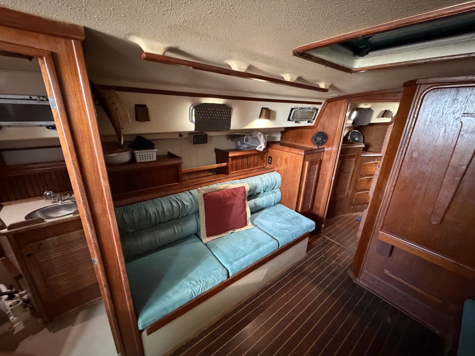 1986 Island Packet 38 - Photo 36