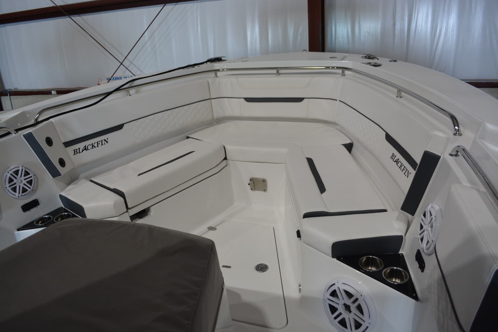 2023 Blackfin 332 CC - Photo 12