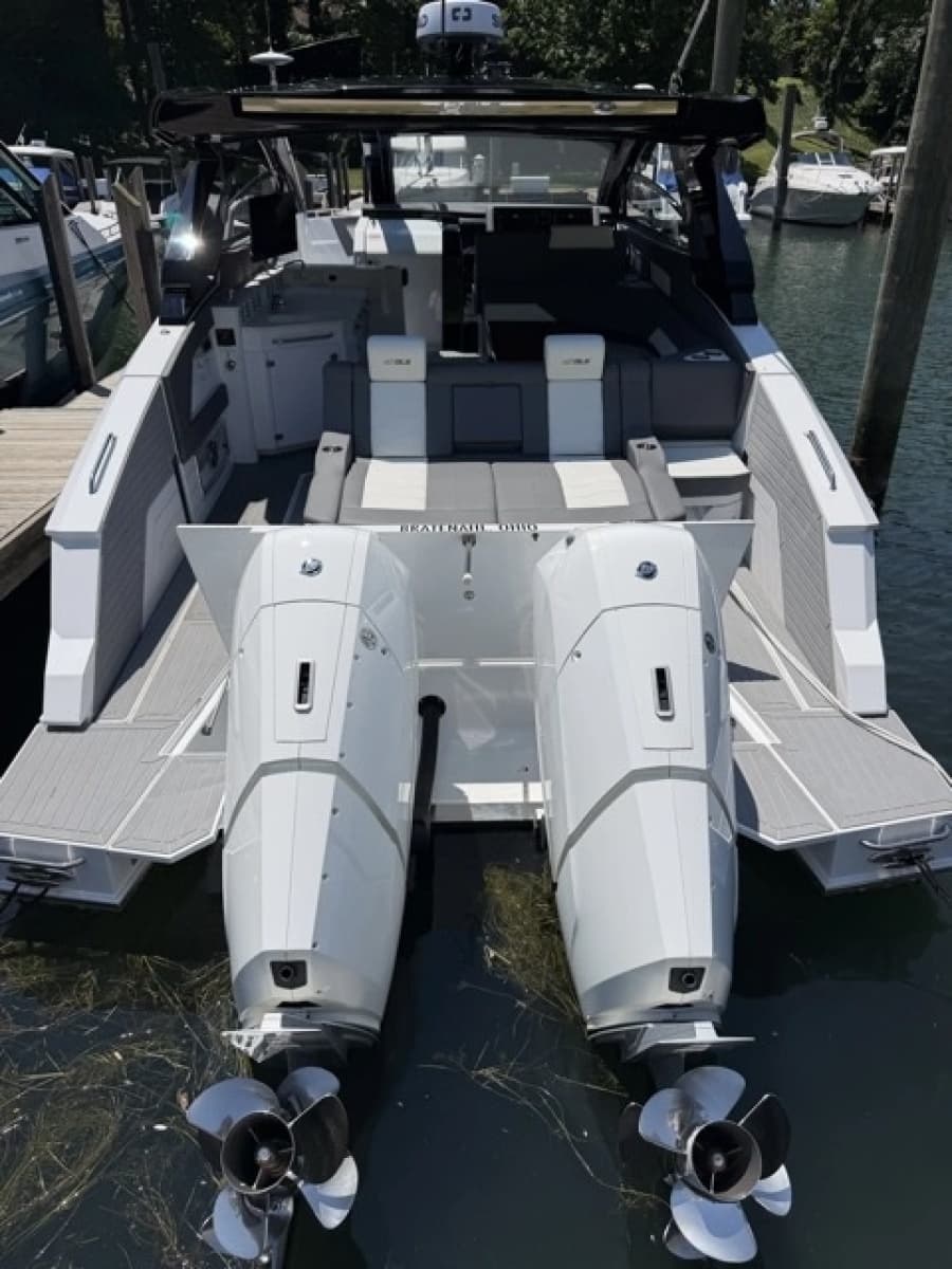 2024 Cruisers Yachts  - Photo 24