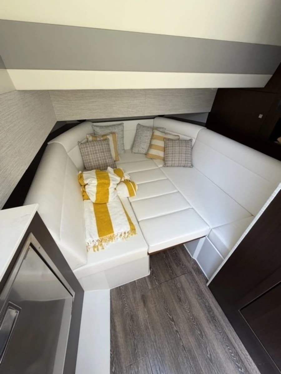 2024 Cruisers Yachts  - Photo 20