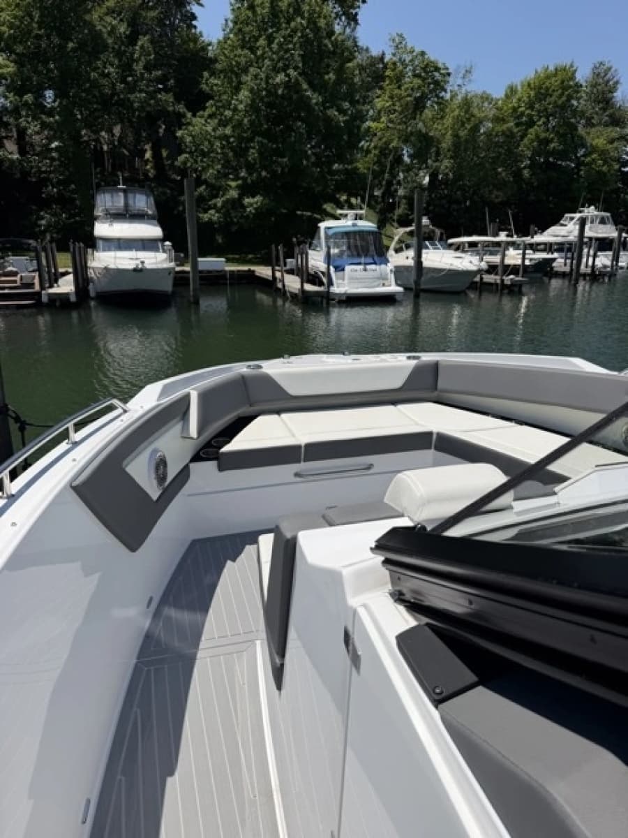 2024 Cruisers Yachts  - Photo 6