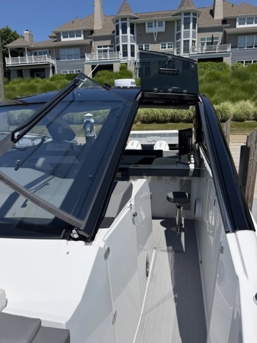 2024 Cruisers Yachts  - Photo 17