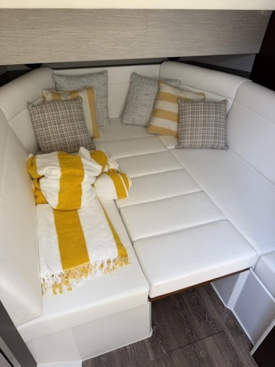 2024 Cruisers Yachts  - Photo 19