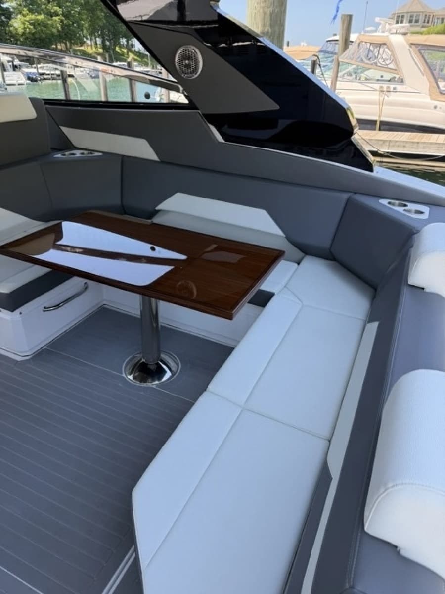 2024 Cruisers Yachts  - Photo 8