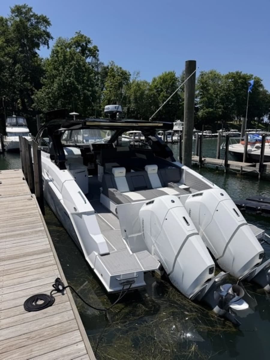 2024 Cruisers Yachts  - Photo 2