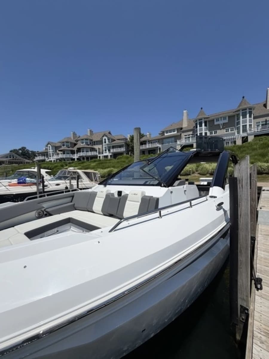 2024 Cruisers Yachts  - Photo 5