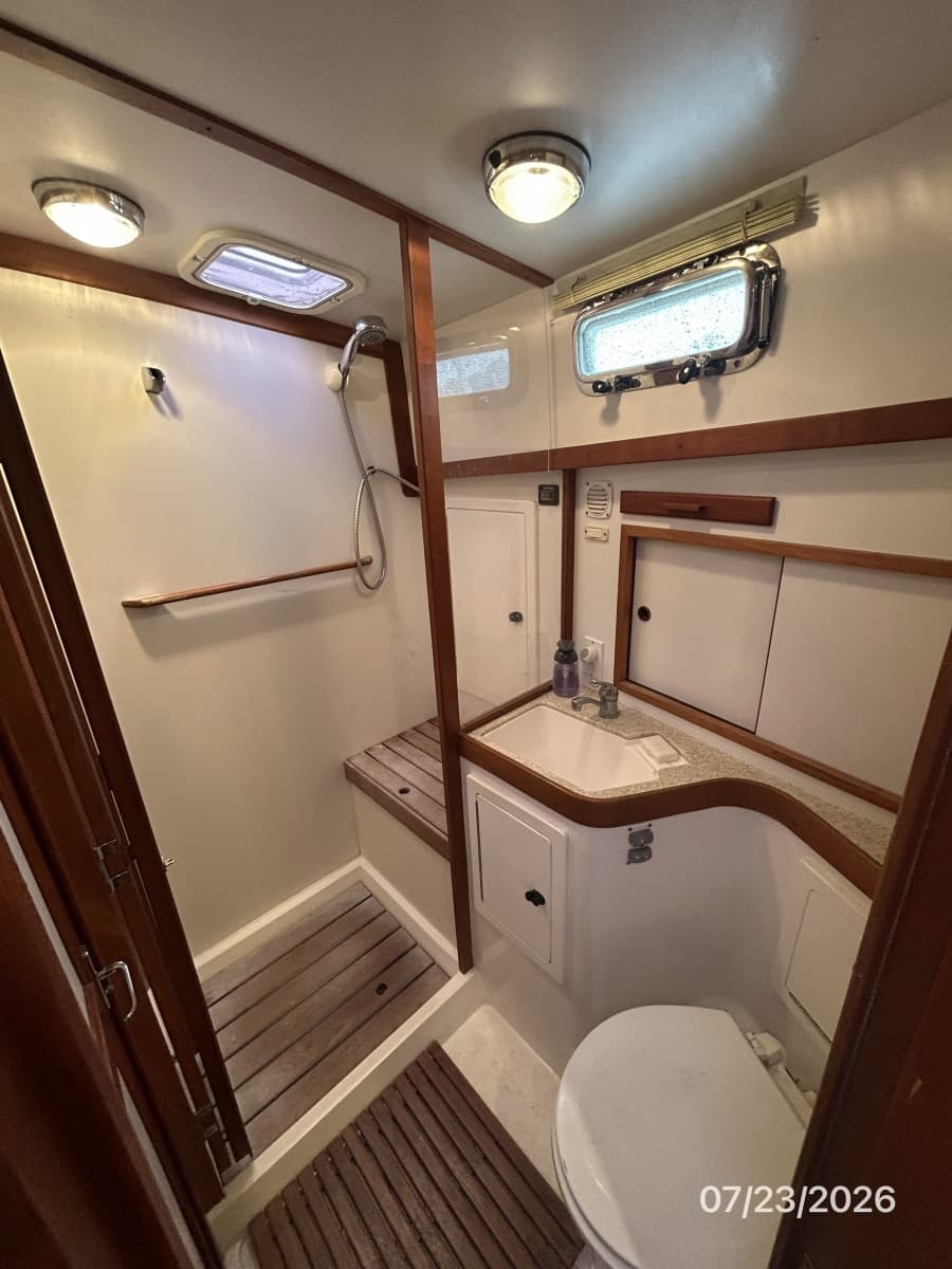 2005 Sabre Flybridge - Photo 57