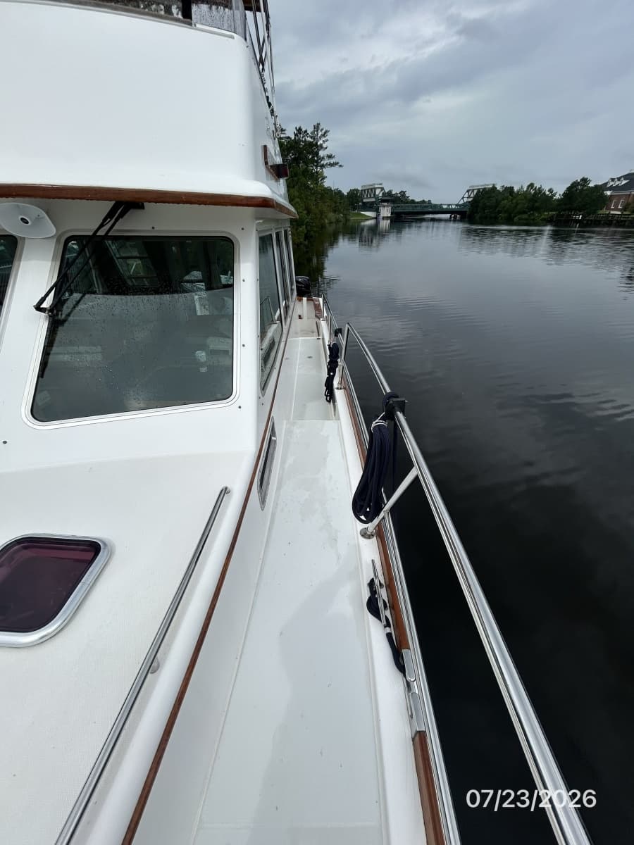 2005 Sabre Flybridge - Photo 10