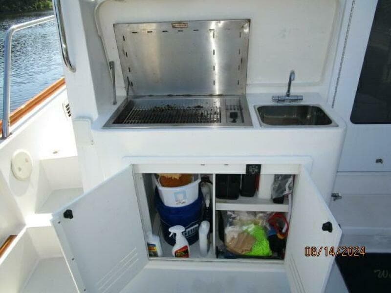 2005 Sabre Flybridge - Photo 55