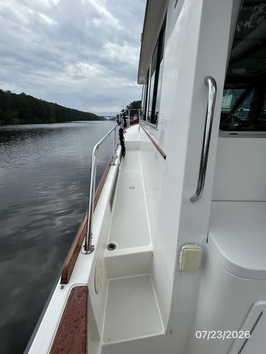 2005 Sabre Flybridge - Photo 9