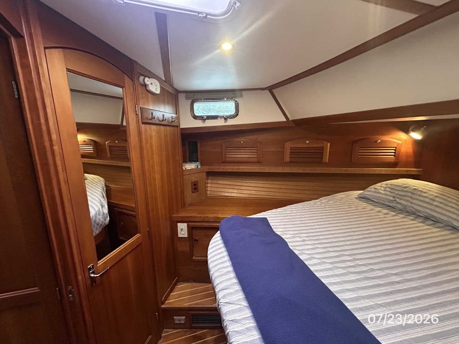 2005 Sabre Flybridge - Photo 54