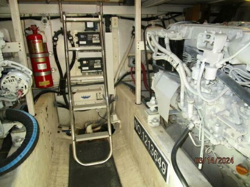 2005 Sabre Flybridge - Photo 117