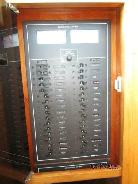 2005 Sabre Flybridge - Photo 131