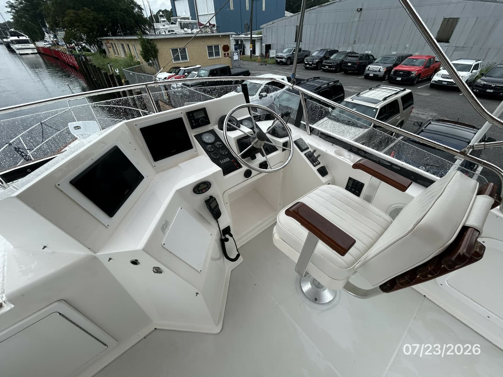 2005 Sabre Flybridge - Photo 17