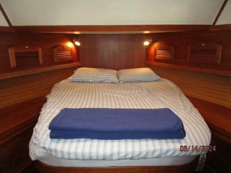 2005 Sabre Flybridge - Photo 97