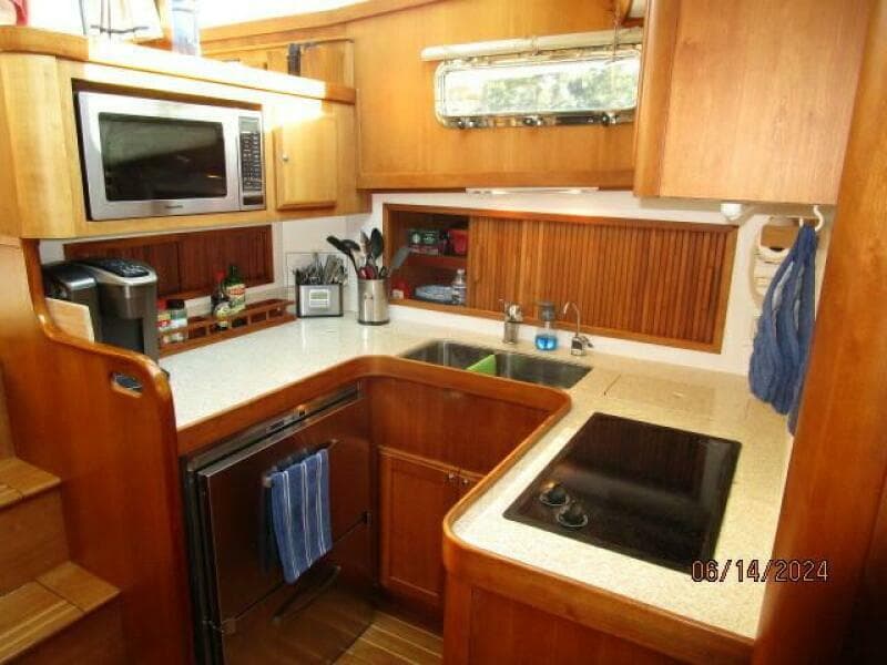 2005 Sabre Flybridge - Photo 93