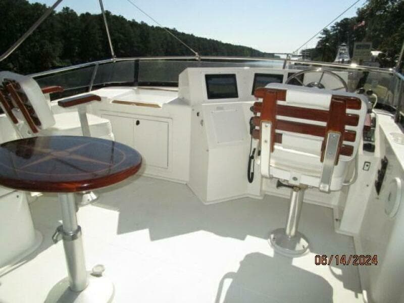 2005 Sabre Flybridge - Photo 23