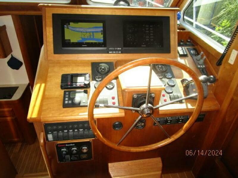 2005 Sabre Flybridge - Photo 85
