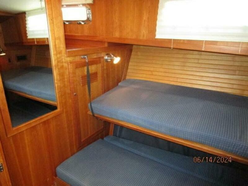 2005 Sabre Flybridge - Photo 107
