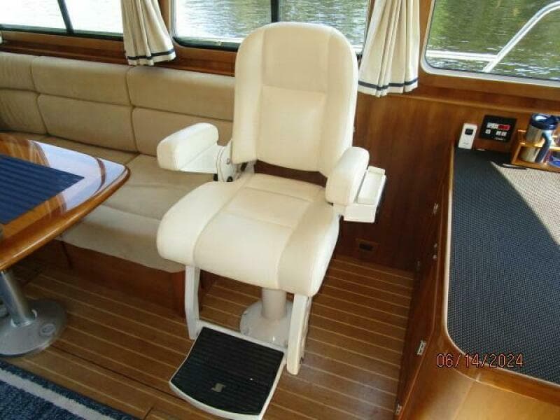 2005 Sabre Flybridge - Photo 89