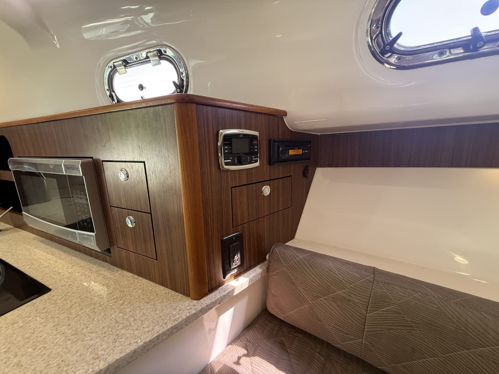 2016 Pursuit 345 OS - Photo 18