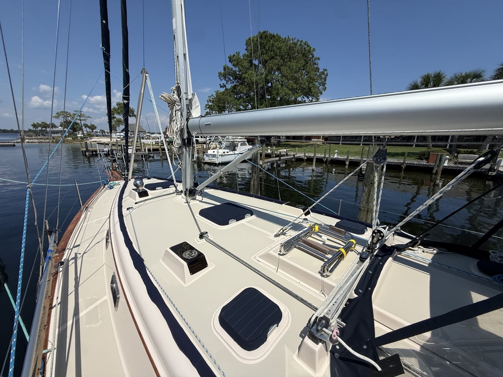 1996 Island Packet 40 - Photo 3