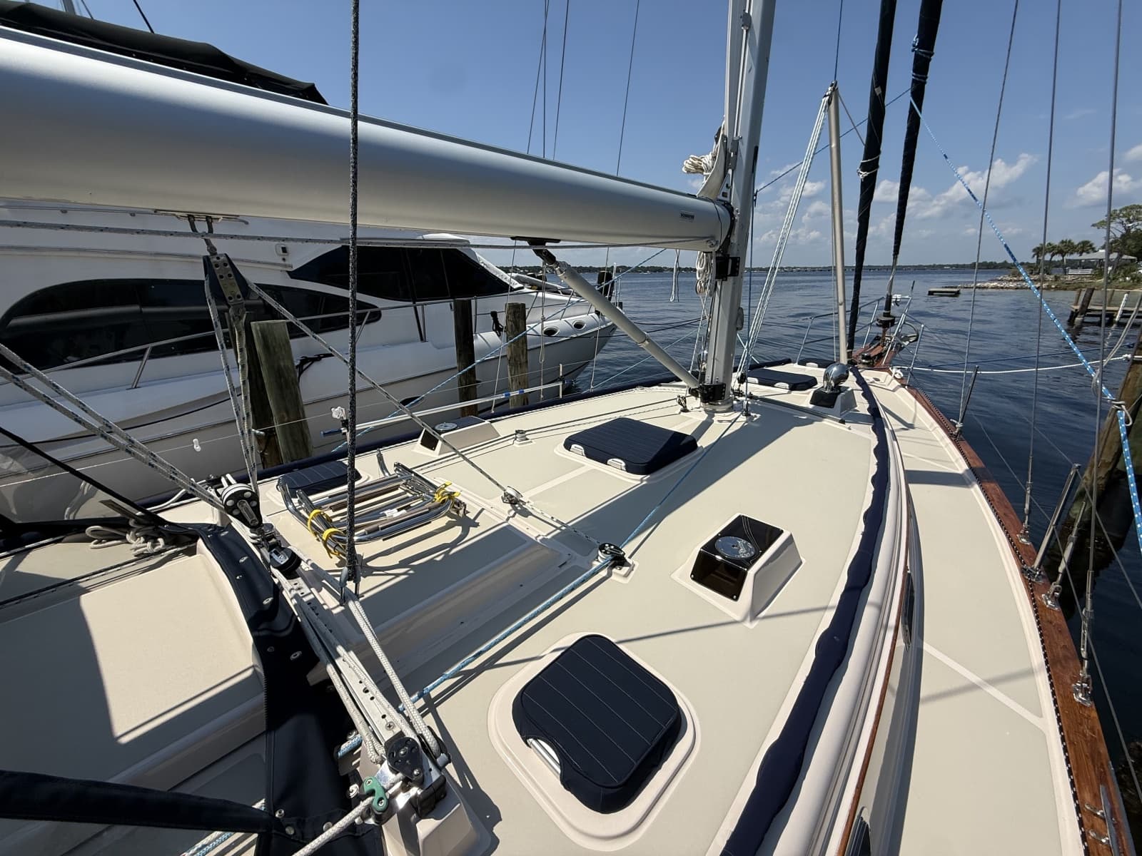 1996 Island Packet 40 - Photo 4