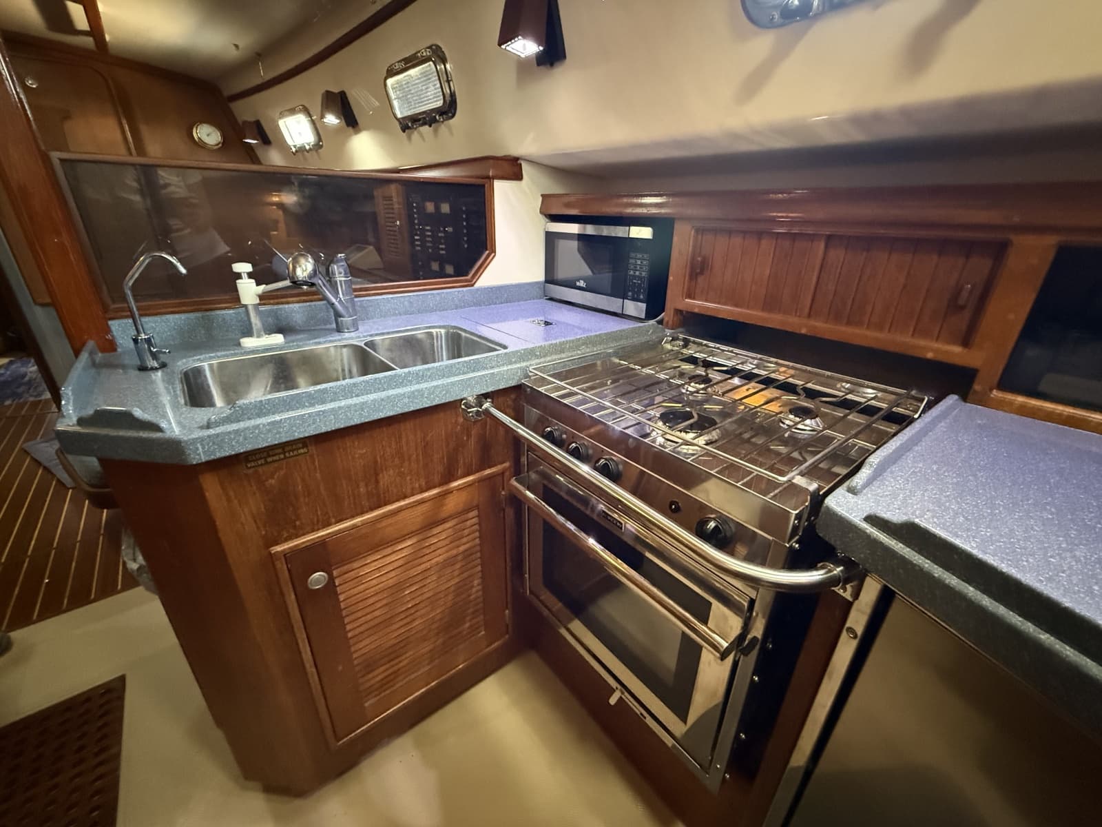 1996 Island Packet 40 - Photo 14