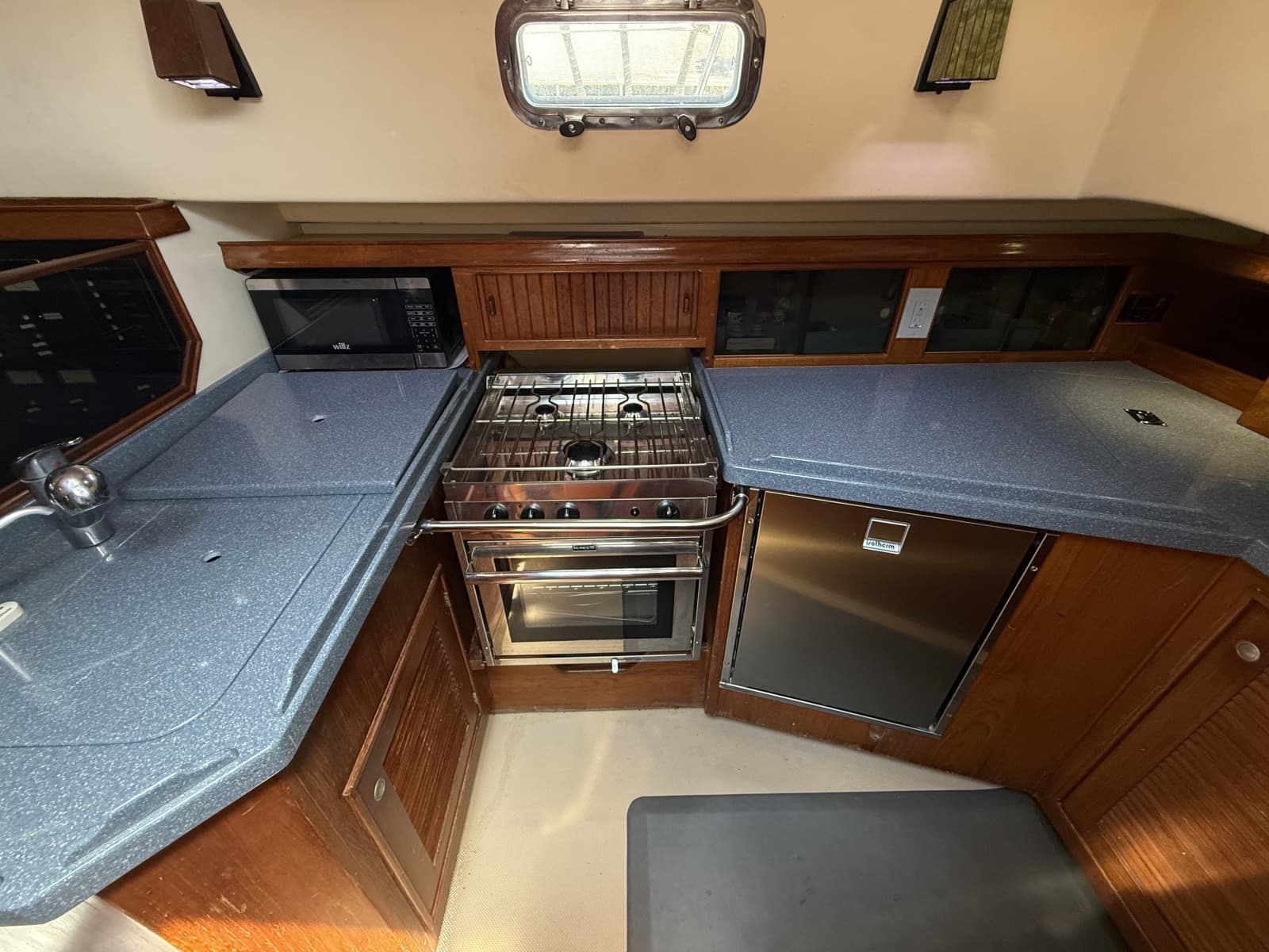 1996 Island Packet 40 - Photo 12
