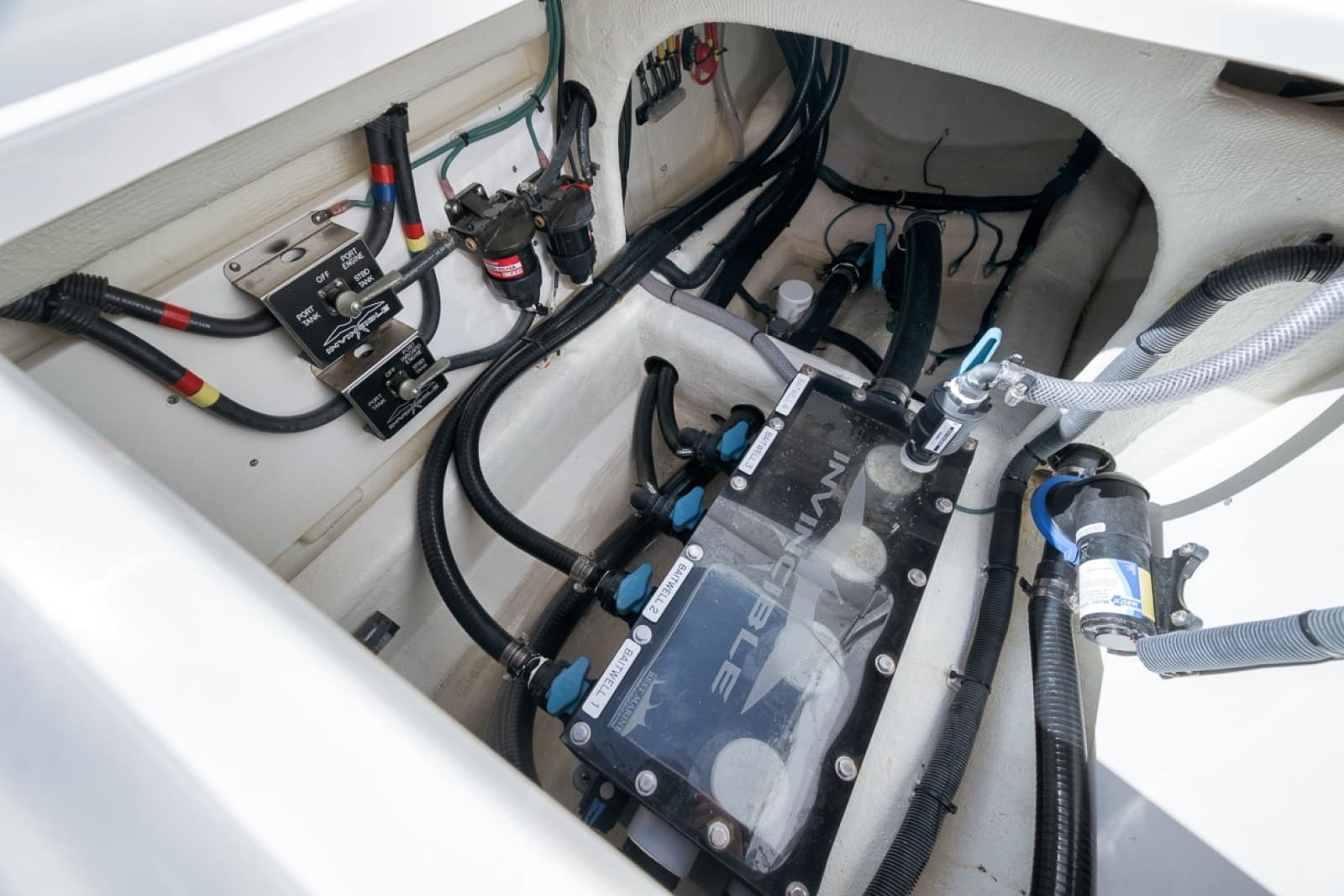2025 Invincible 35 Catamaran - Photo 41