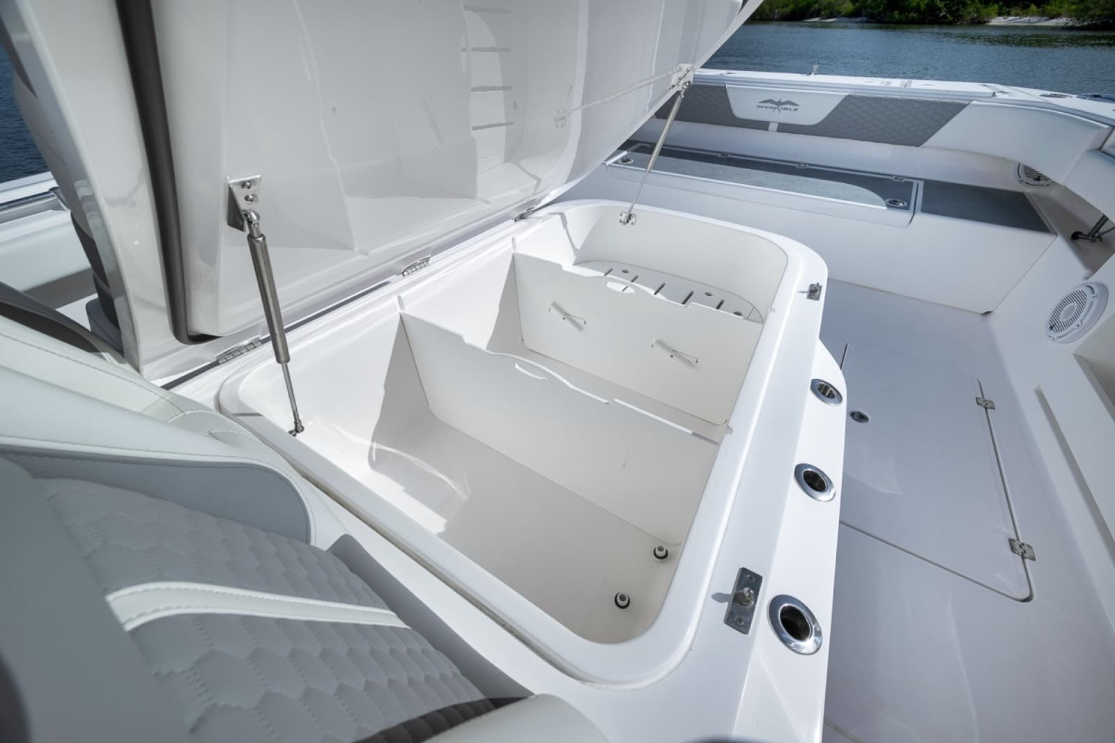 2025 Invincible 35 Catamaran - Photo 23