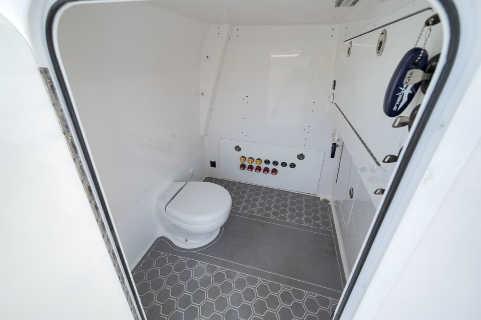 2025 Invincible 35 Catamaran - Photo 27