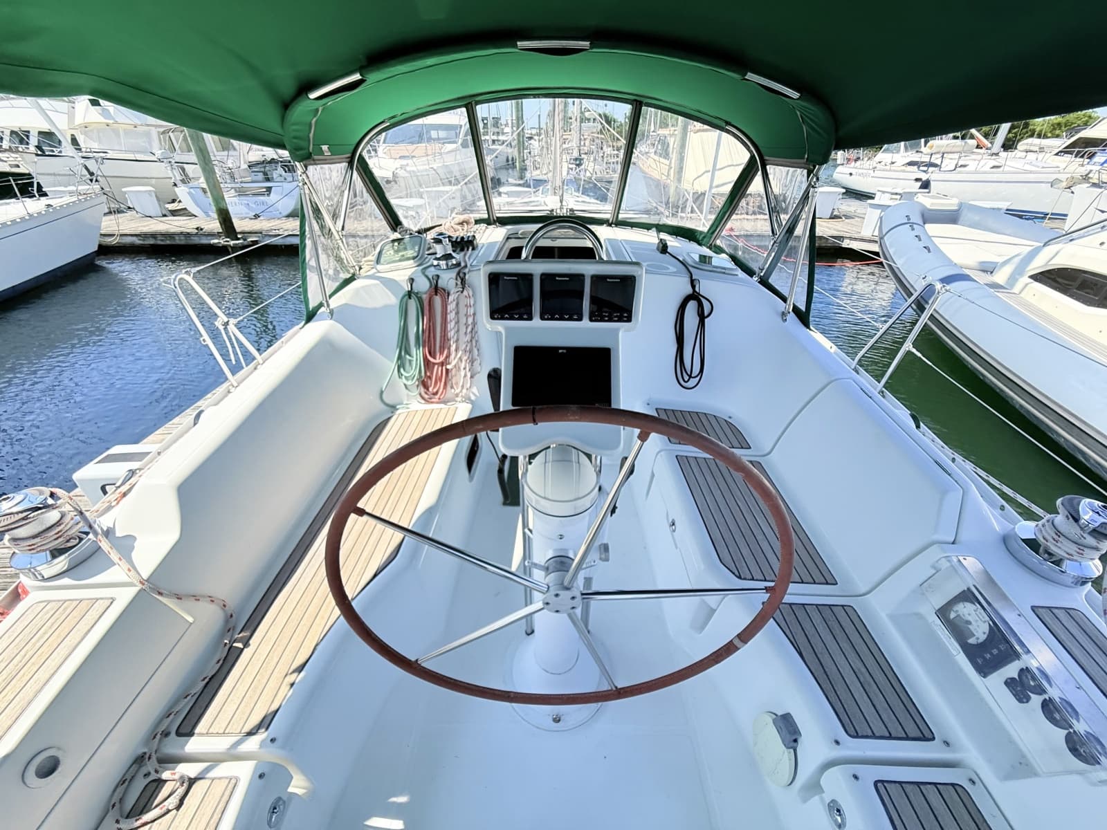 2004 Beneteau 373 - Photo 11