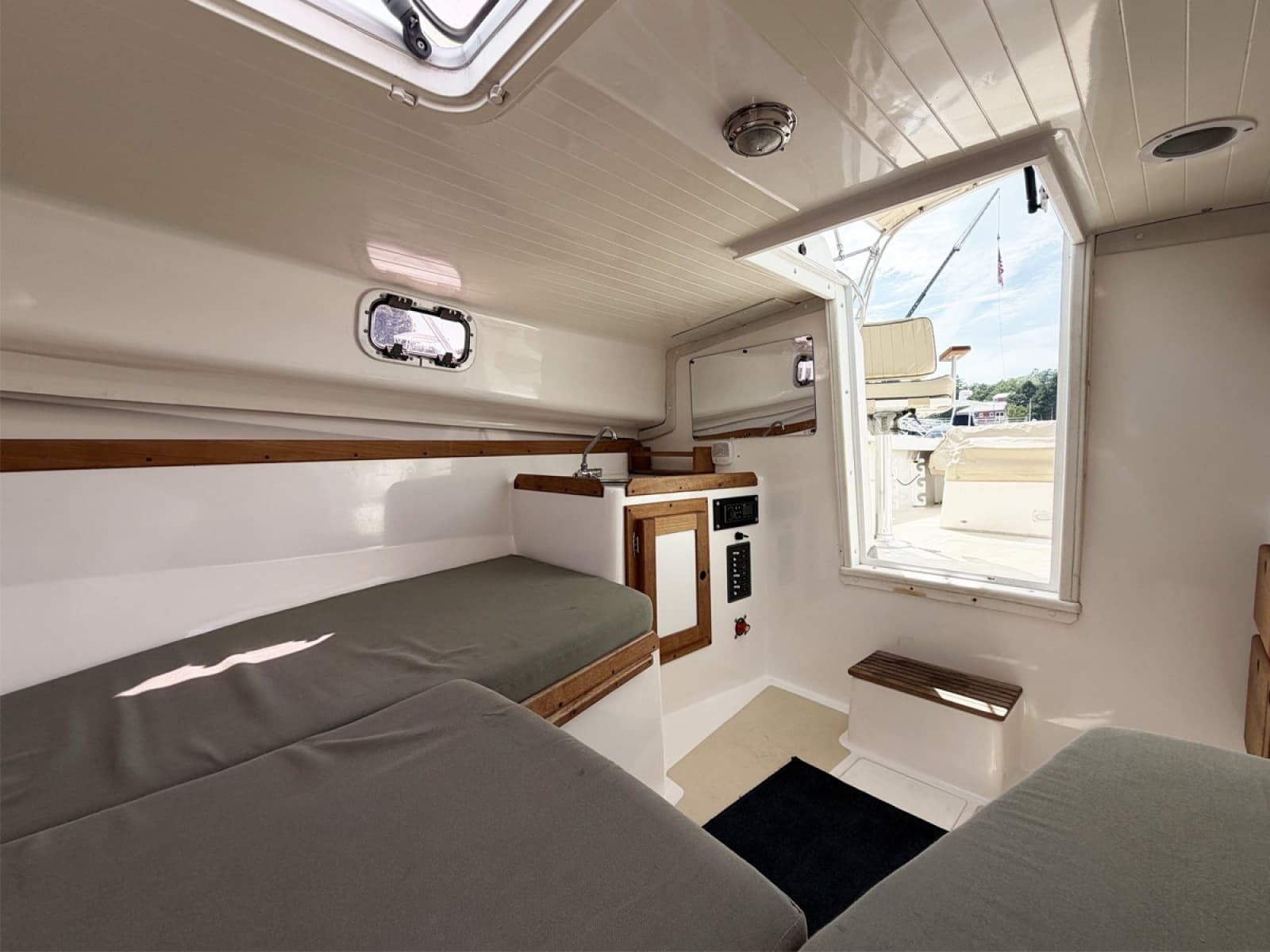 2005 Hunt Yachts Surfhunter 25 - Photo 18