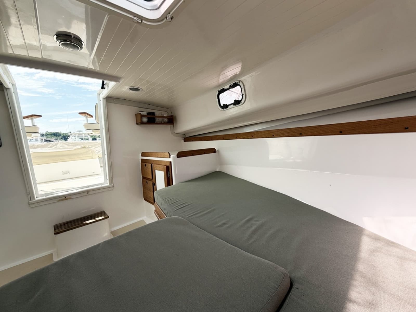 2005 Hunt Yachts Surfhunter 25 - Photo 20