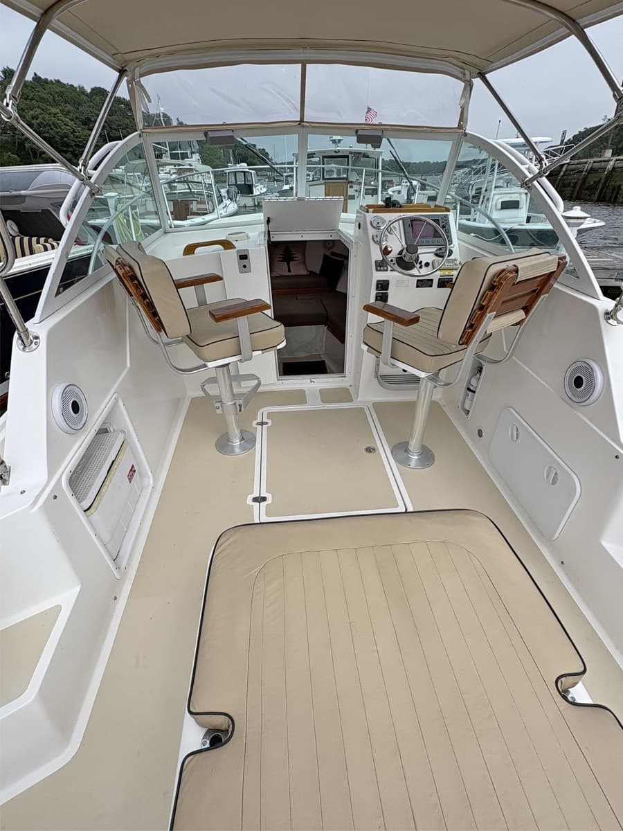 2005 Hunt Yachts Surfhunter 25 - Photo 10