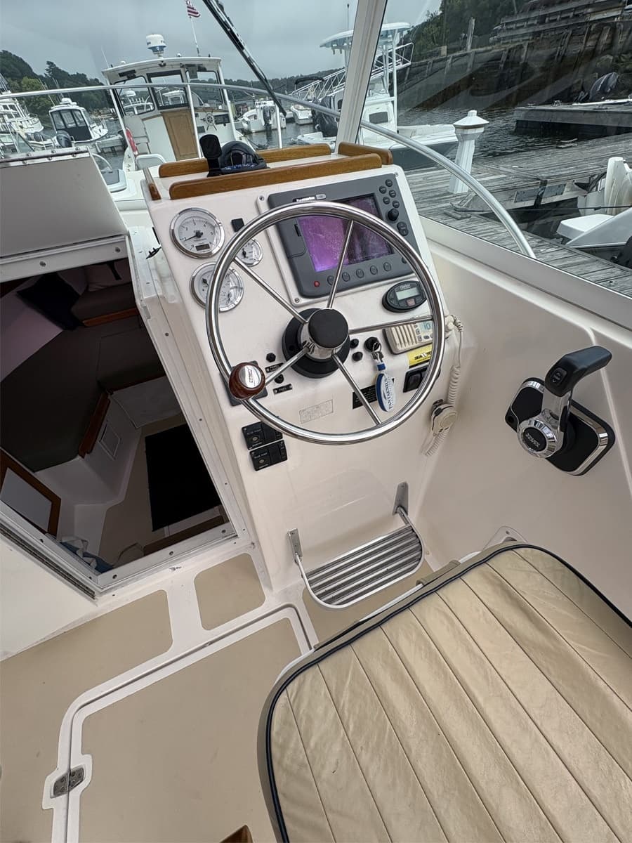 2005 Hunt Yachts Surfhunter 25 - Photo 13