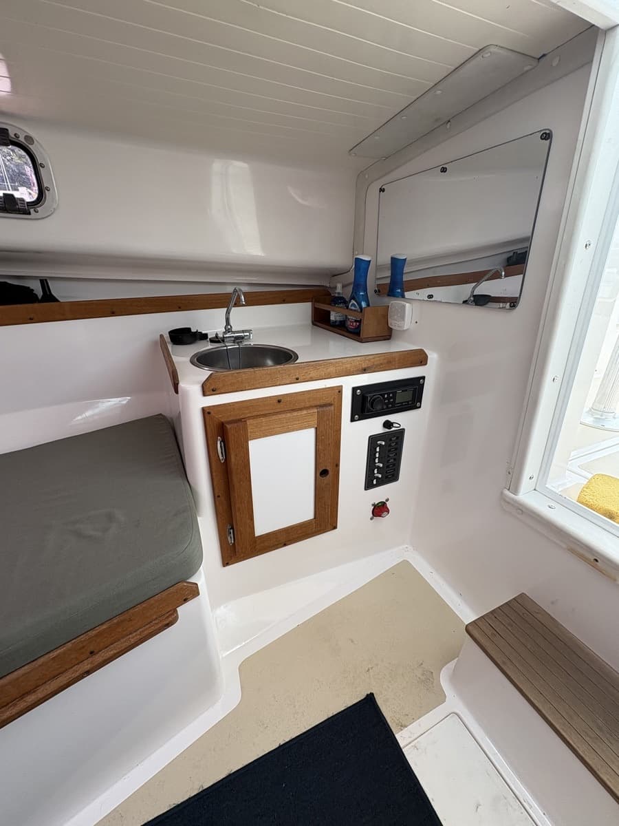 2005 Hunt Yachts Surfhunter 25 - Photo 17