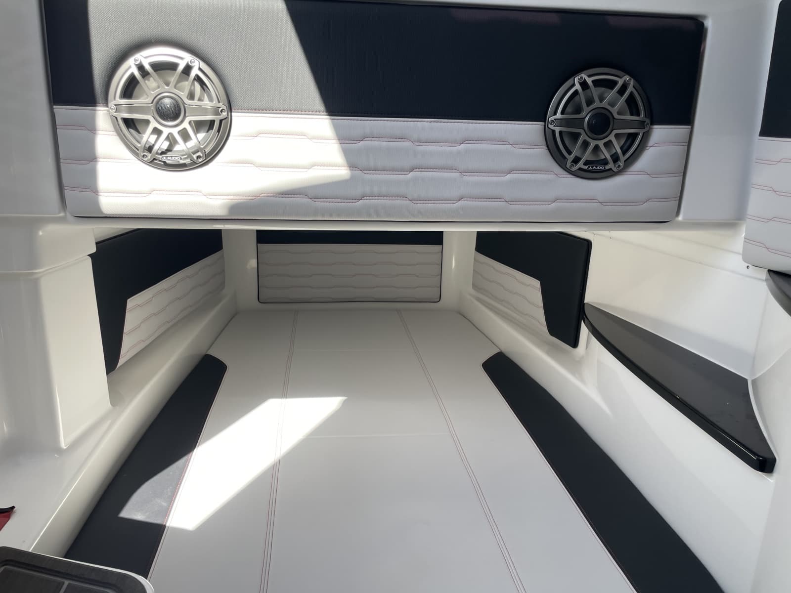2023 Cigarette 41 Nighthawk - Photo 15
