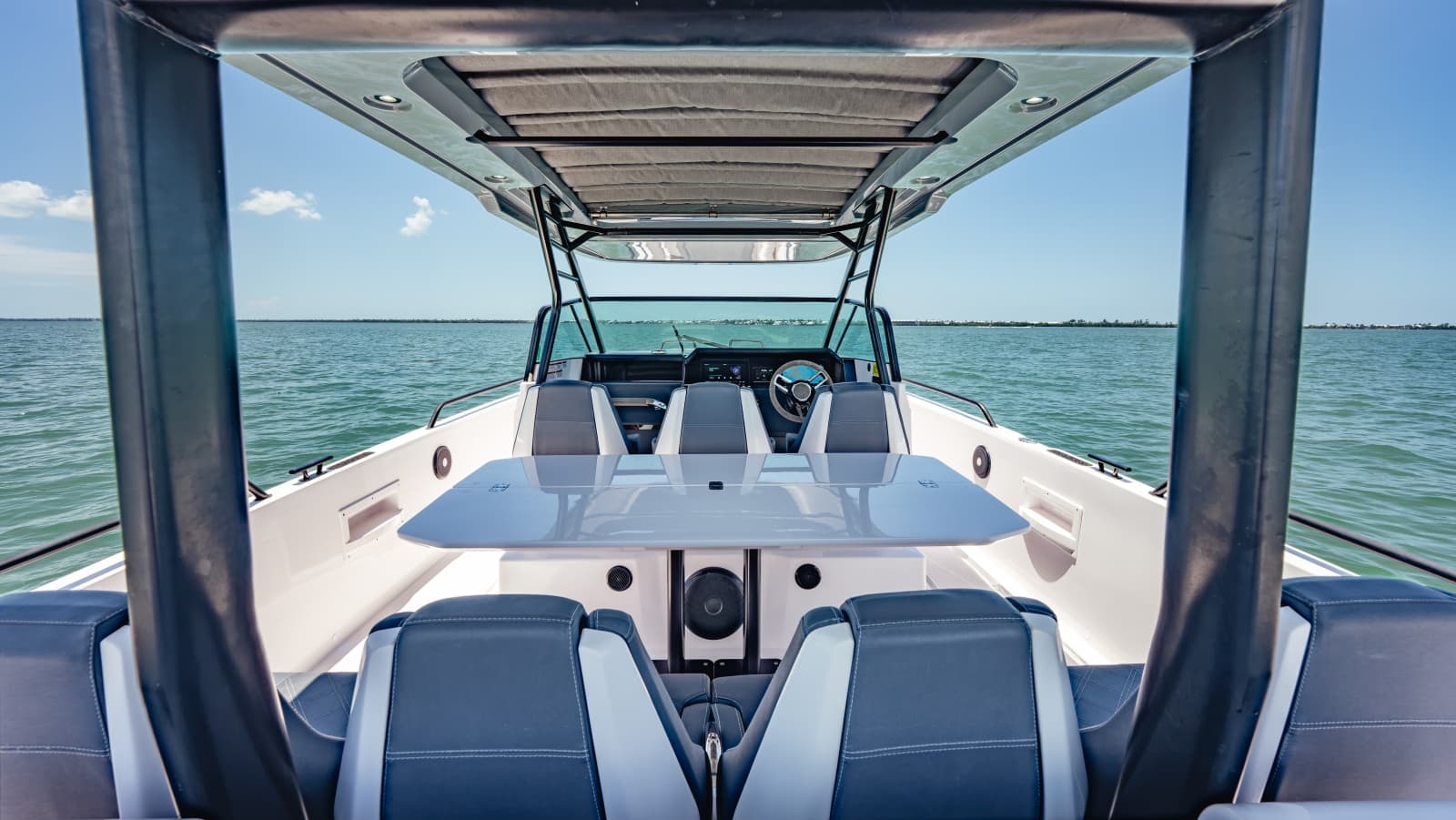2023 Axopar 37 - Photo 30