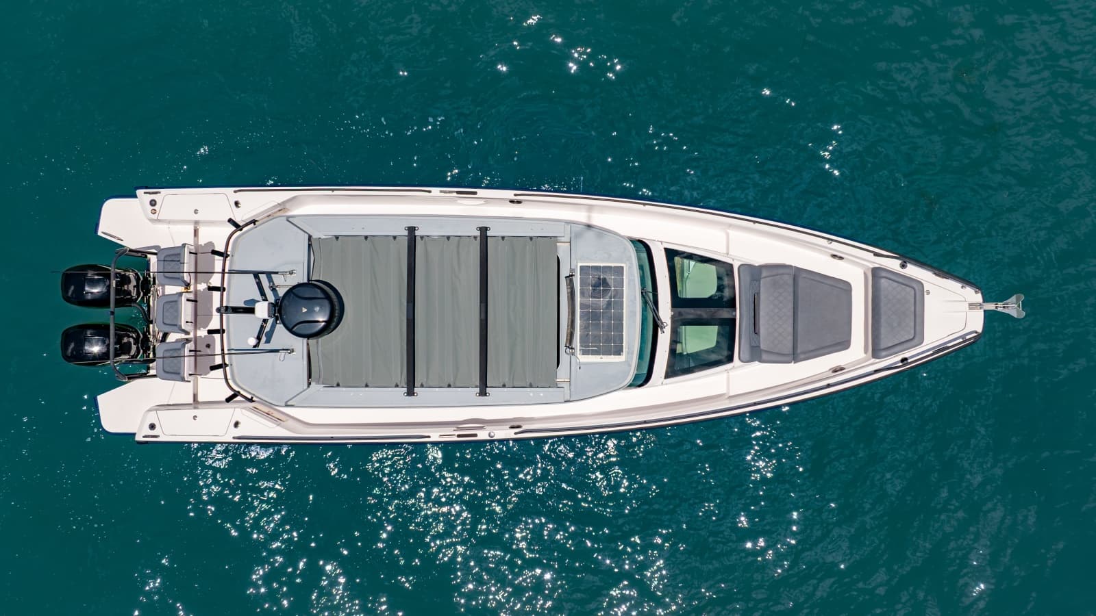2023 Axopar 37 - Photo 26